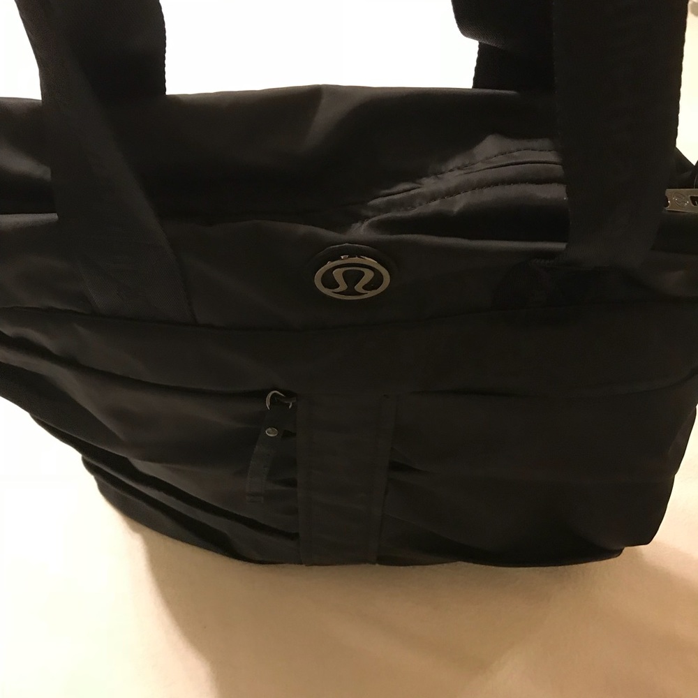SOLD Bag Lululemon athletics bag size 17x17 x 6 - Picture 2 of 6